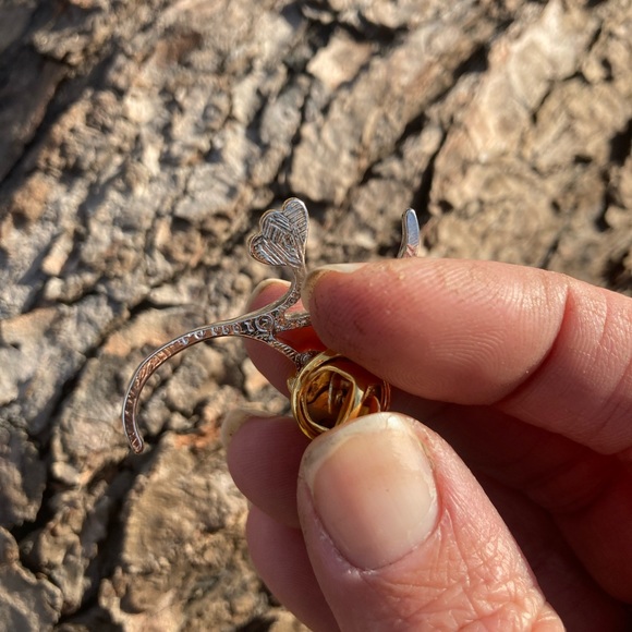 Two-Toned Flower Pin - Picture 3 of 4
